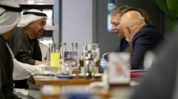 رئيس الدولة ورئيس صربيا يؤكدان أهمية الحوار لحل قضايا المنطقة